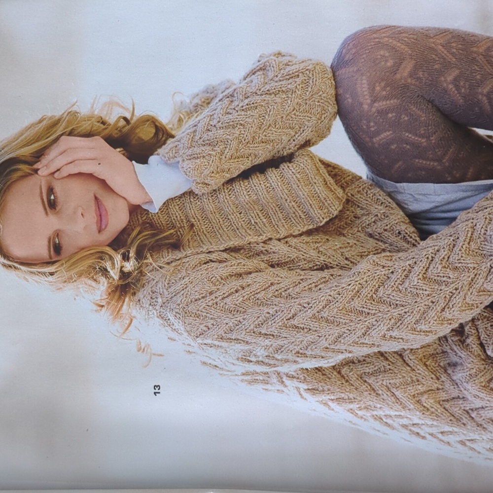 Sandra The Knitting Magazine November 2009 32 Knitting Patterns - Picture 10 of 16
